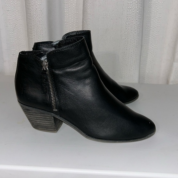 Frye Judith Zip Bootie Ankle Boot Heel Soft Black Women’s Black Leather Size 6.5 - Picture 1 of 10